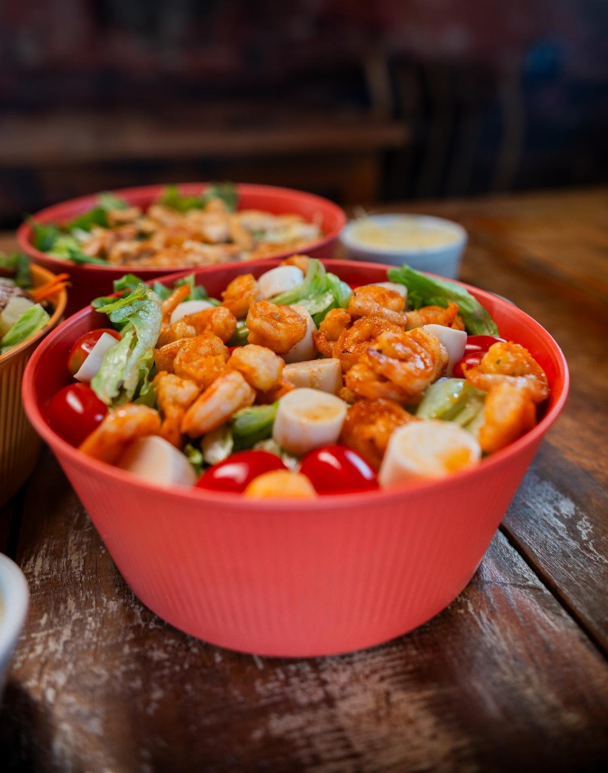 SALADA COM CAMARÃO